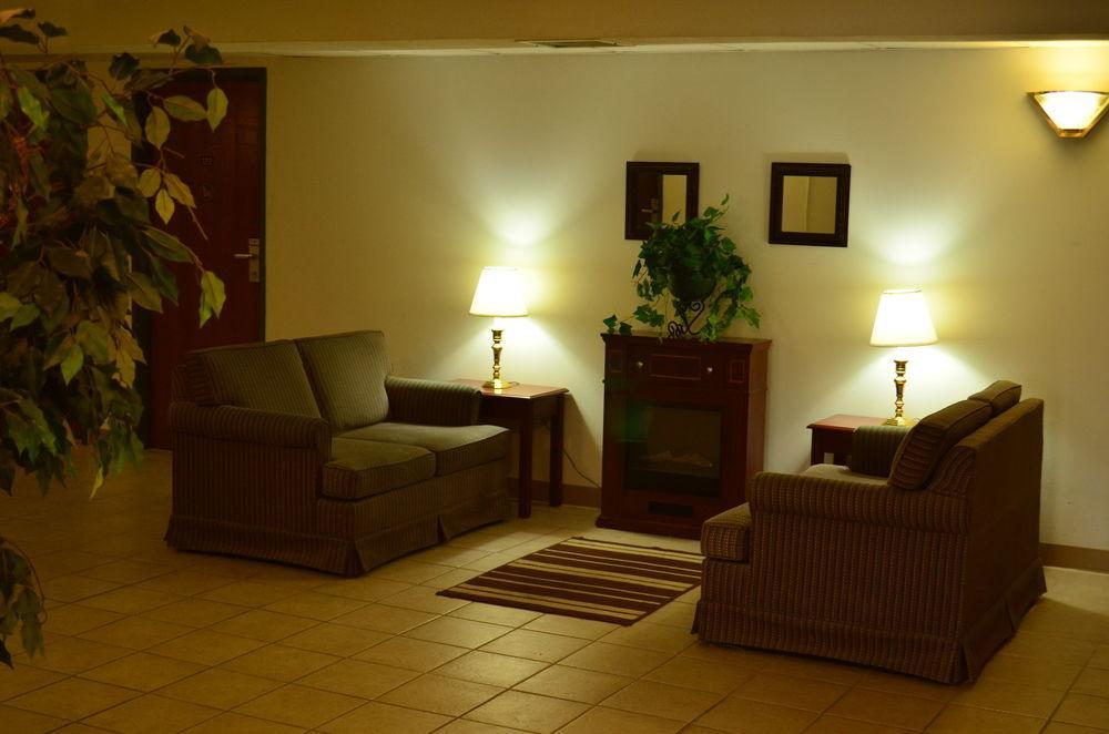 Luxury Inn & Suites Lincoln Exteriör bild